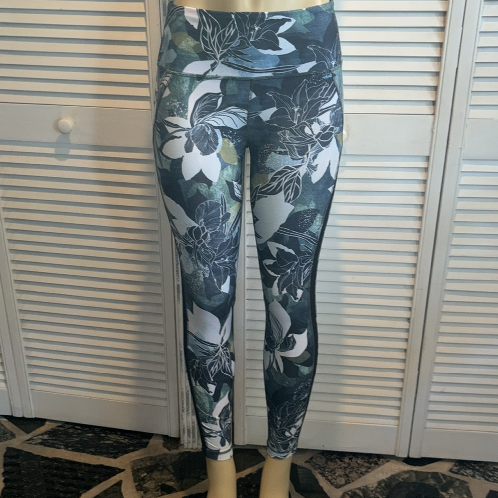 Athleta HIGH RISE TROPICAL MESH CHATURANGA™ 7/8 TIGHT size S - Picture 5 of 7